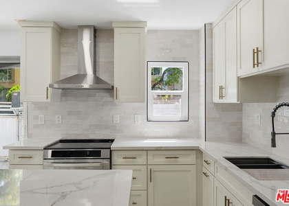 929 N Stanley Avenue - Photo 1