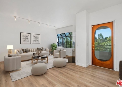 3023 Berkeley Avenue - Photo 1