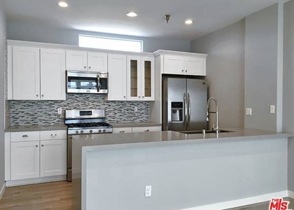 10560 Santa Monica - Photo 1