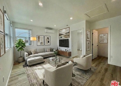 1321 1/2 N Normandie Avenue - Photo 1