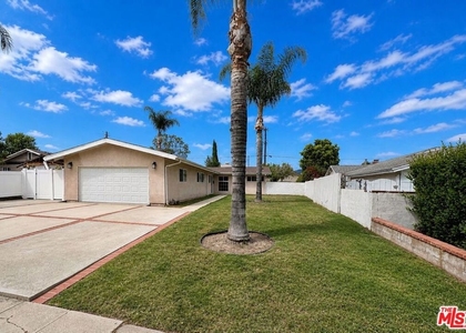 17155 Donmetz Street - Photo 1
