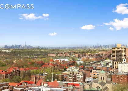 Queens Boulevard - Photo 1