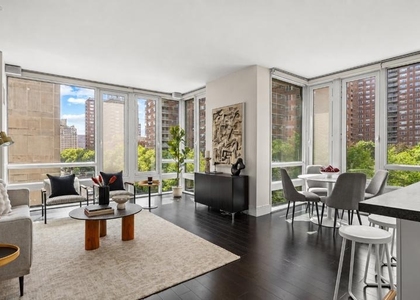 261 W 28th Street - Photo 1