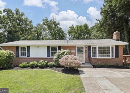 6224 Thornwood Drive - Photo 1