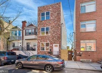 1645 N Marshall Street - Photo 1