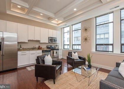 1501 Locust Street - Photo 1
