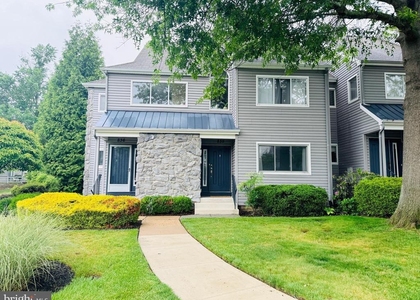 835 Chanticleer Drive - Photo 1