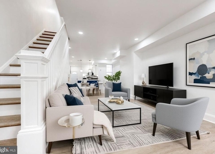 2320 W Lexington Street - Photo 1