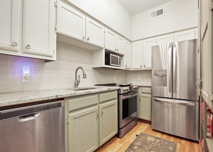 2810 Nueces St - Photo 1