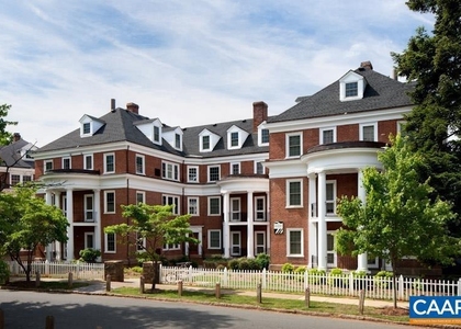 10 University Cir - Photo 1