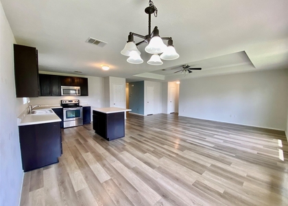 108 King Elder Ln - Photo 1