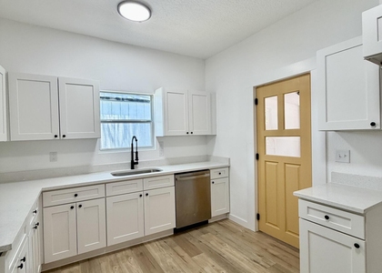 717 King Street - Photo 1