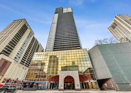 10 E Ontario Street - Photo 1
