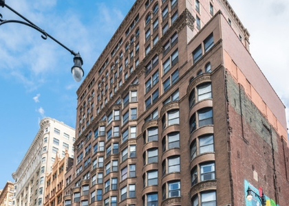 431 S Dearborn Street - Photo 1