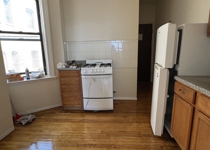 24-35 Steinway Street - Photo 1