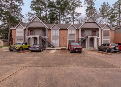 2402 Sycamore Avenue - Photo 1
