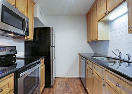 415 Hawthorne Street - Photo 1
