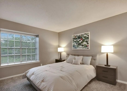4401 Glenview Court - Photo 1