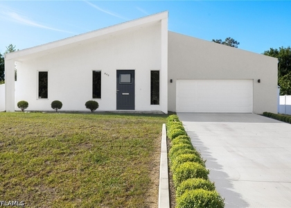 840 Carpenter Street E - Photo 1
