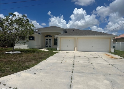 2220 Se 18th Avenue - Photo 1
