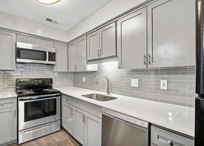 4401 Glenview Court - Photo 1