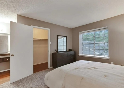4401 Glenview Court - Photo 1