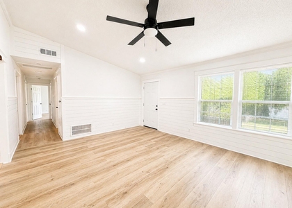 7 Carol Court - Photo 1
