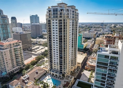 300 Beach Drive Ne - Photo 1