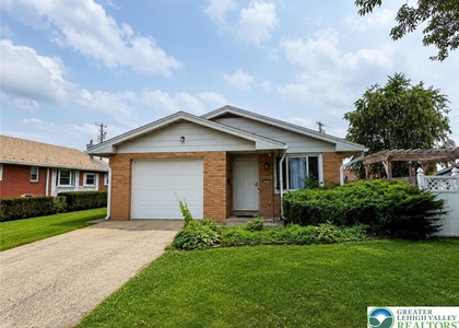 1320 E Livingston Street - Photo 1
