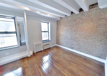 1st Ave - Photo 1