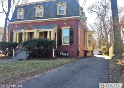 207 Woodbridge Avenue - Photo 1