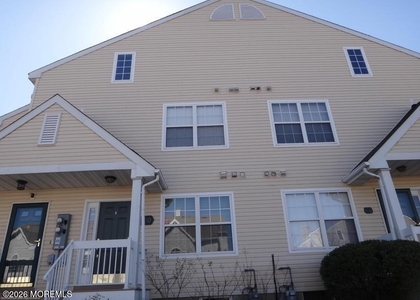 120 Des Moines Court - Photo 1