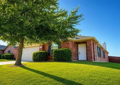 428 Dartmoor Drive - Photo 1