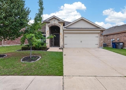 802 Platinum Drive - Photo 1