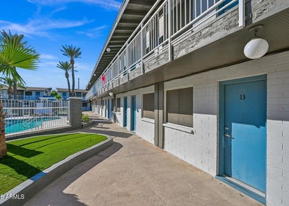 3025 N 32nd Street - Photo 1