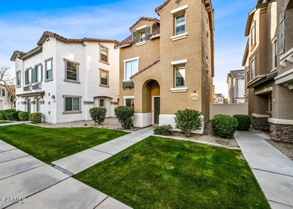 933 W Aspen Way - Photo 1