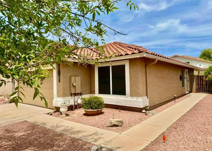 7568 W Kerry Lane - Photo 1