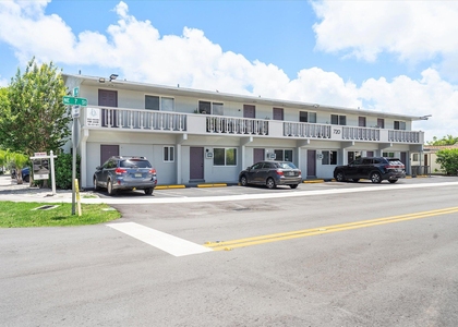 720 Ne 7th Street - Photo 1