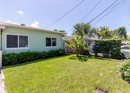 836 Ne 17th Terrace - Photo 1