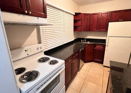 1852 Washington Street - Photo 1