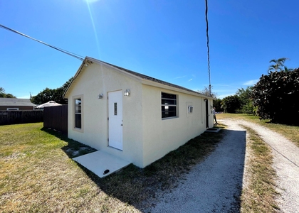 3901 Lakewood Road - Photo 1