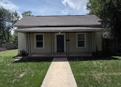 309 N Poplar Street - Photo 1