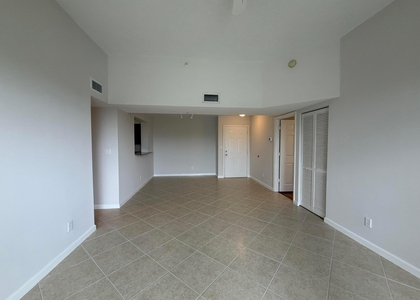 519 E Sheridan Street - Photo 1