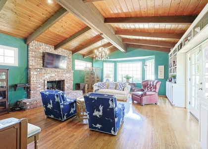 610 Country Club - Photo 1