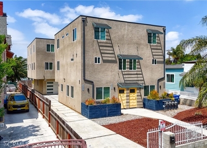 3019 S Raymond Avenue - Photo 1