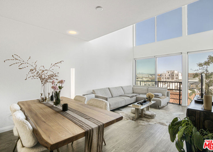629 Traction Avenue - Photo 1