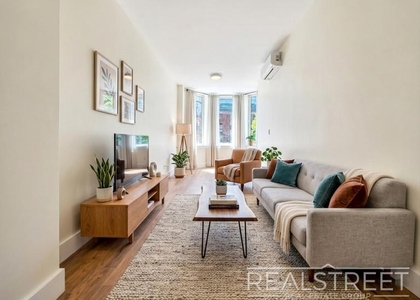 729 Rogers Avenue - Photo 1