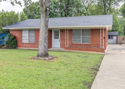 1711 Brentwood St - Photo 1