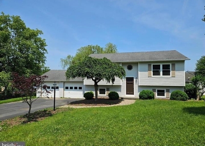 136 Nightingale Avenue - Photo 1