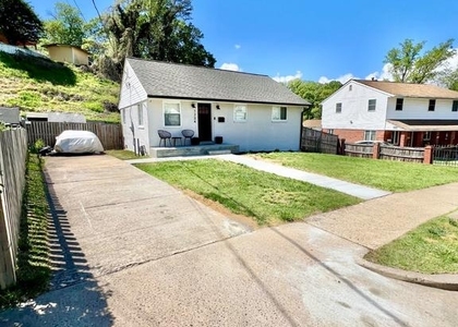 1326 S Columbus Street - Photo 1